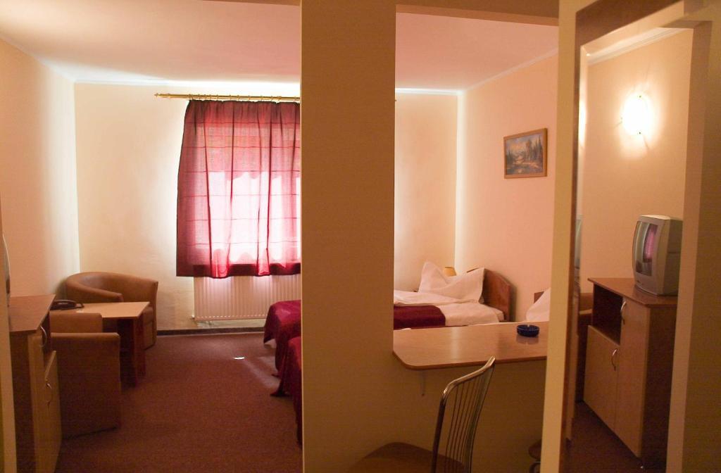 Hotel Cardinal Satu Mare Quarto foto
