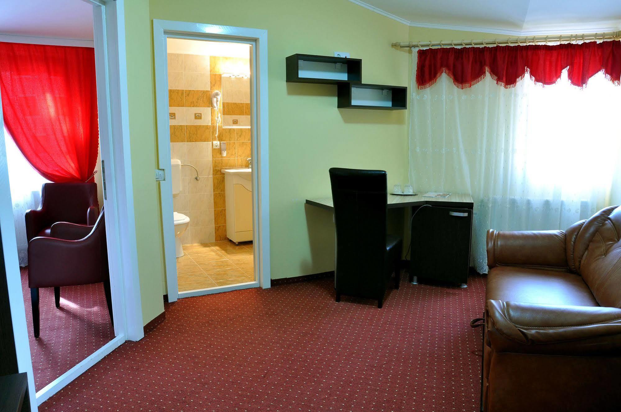 Hotel Cardinal Satu Mare Exterior foto